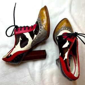 *RARE* Vintage Dolce & Gabbana Size 39 (8) Ankle Boots